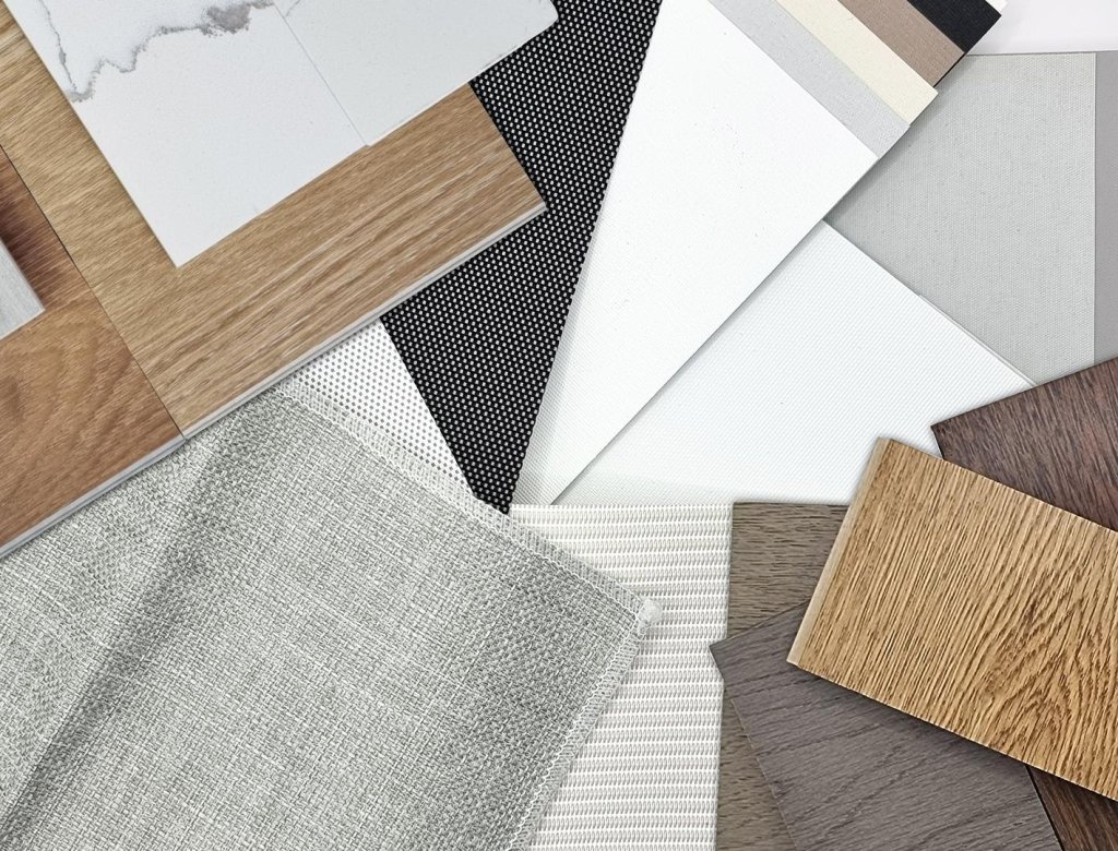 Verschillende stoffen en hout samples