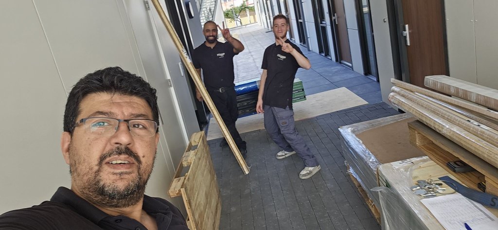 Personeel van Hügge aan het werk